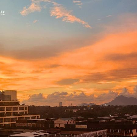 Hock Lee Hotel & Residences Kuching Eksteriør bilde